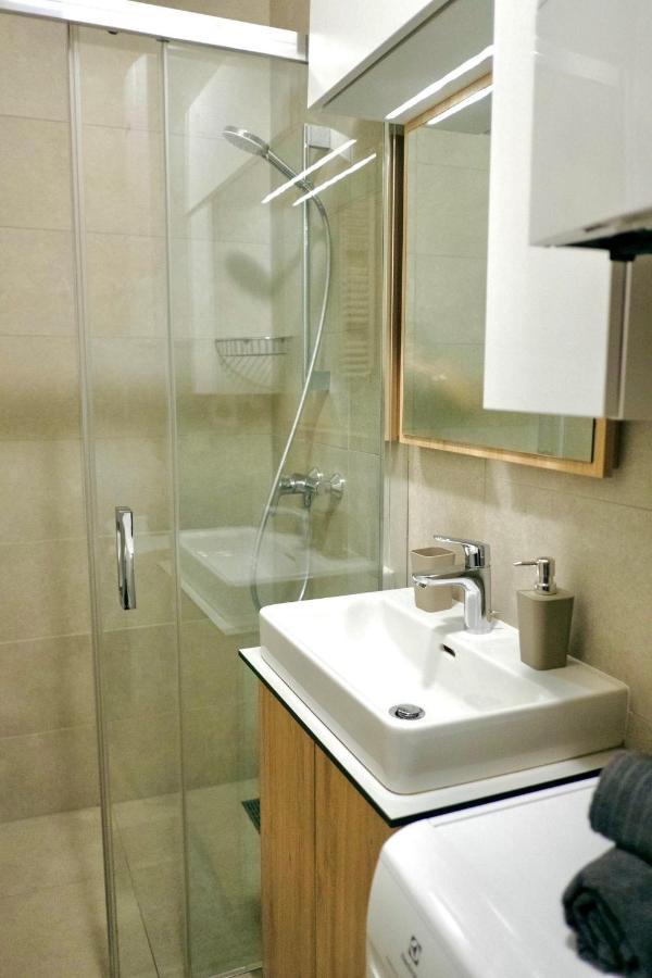 Lily - Flexible Selfcheckins 48- Luxury- Extra Big Terrace With Jacuzzi * Zagabria