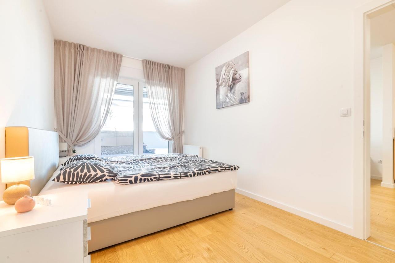 Lily - Flexible Selfcheckins 48- Luxury- Extra Big Terrace With Jacuzzi Zagabria
