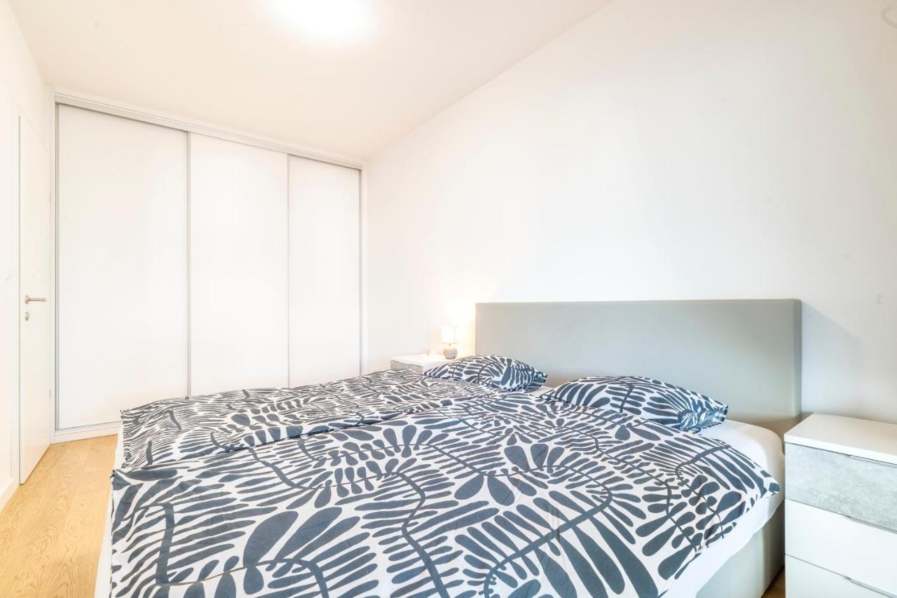 Apartment Lily - Flexible Selfcheckins 48- Luxury- Extra Big Terrace With Jacuzzi