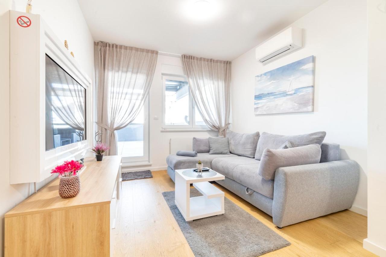 Lily - Flexible Selfcheckins 48- Luxury- Extra Big Terrace With Jacuzzi *