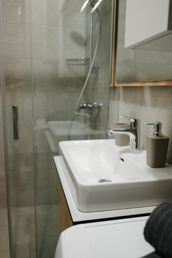 Appartamento Lily - Flexible Selfcheckins 48- Luxury- Extra Big Terrace With Jacuzzi *